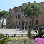 Apartman Chic Retreat For Your Holidays In *
