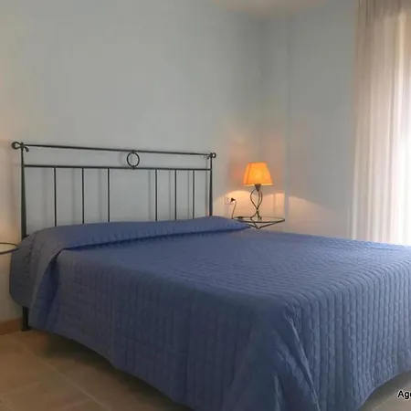 Chic Retreat For Your Holidays In شقة *