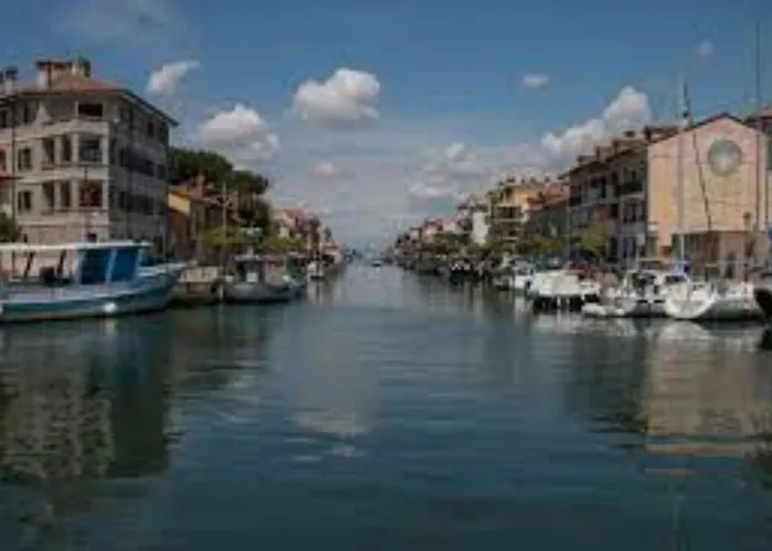 Chic Retreat For Your Holidays In 公寓 *